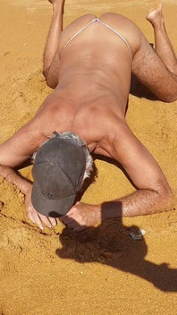 Ladysilva Hot Ass on the Beach, Go Fuck Me