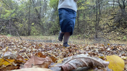 Elena: Curvy MILF in a long skirt pissing in the autumn...