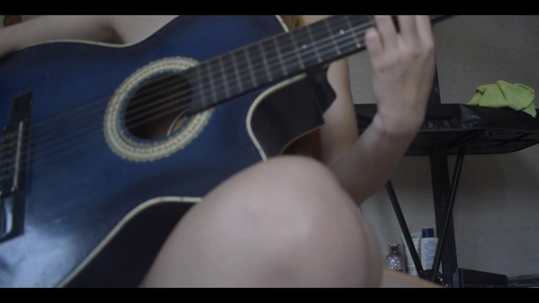 Isis Sun: La ragazza musicale paga con il sesso per entrare nella...