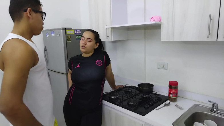 Alexx: Che deliziosa colazione la mia sorellastra mi dà in cambio,...