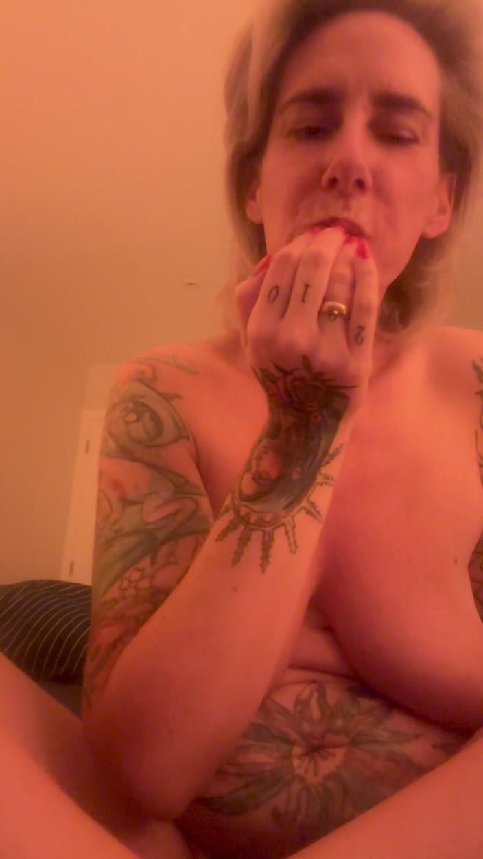 MamaMariaxxx: Horny After Dirty Chat with a Complete Stranger, I Made...