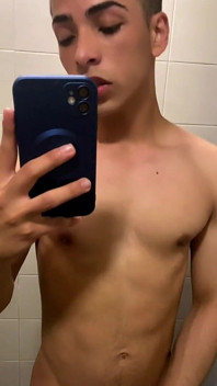 Lelaki Seksi Di Gim Mandi