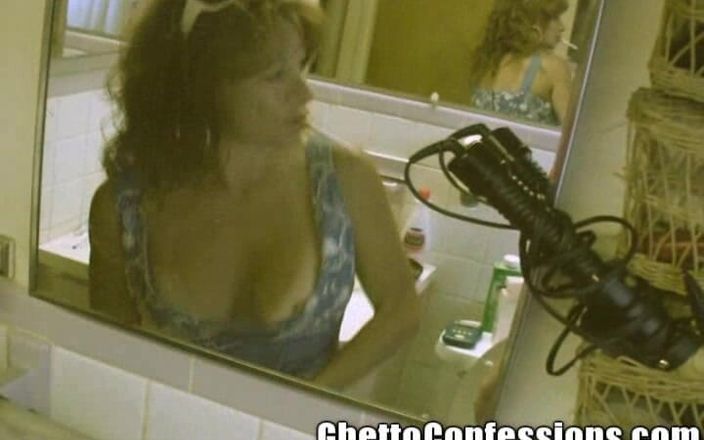 Ghetto Confessions: Curvă roșcată matură sexy fute 2 pule ca țâțele fostelor pule!