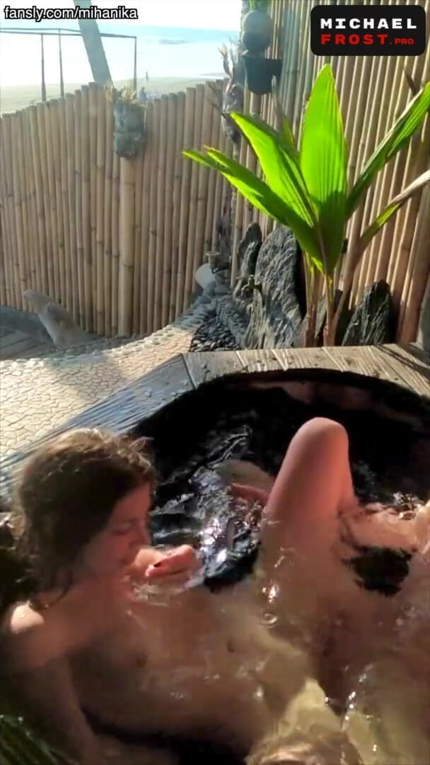 Michael Frost Pro: Scopa giovane coppia in veranda all'aperto