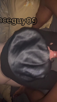 Mia moglie mi succhia il cazzo per farsi scopare meglio e dire che il cazzo nero è il migliore