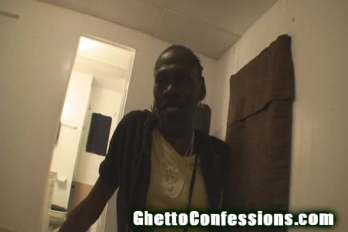 Ghetto Confessions: Brutta ragazza nera oscura ho succhia palle bianche e cazzo...