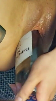 깊게 깊게 있는 거대한 병