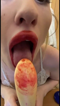 Dildo emiyor elza döl
