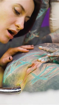 Aksi hot lesbian dengan dildo ukuran dua metal yang lagi asik muasin memeknya pakai anuskatzz