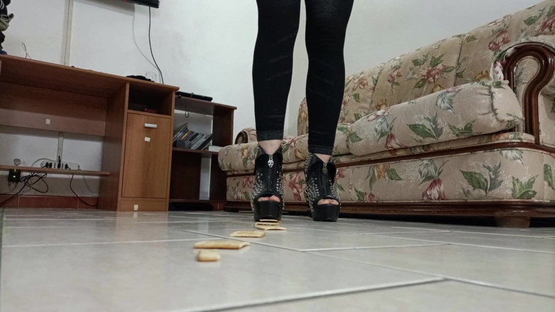 Bergami Melissa: Padronadomination: I Crush Crackers Like Your Balls