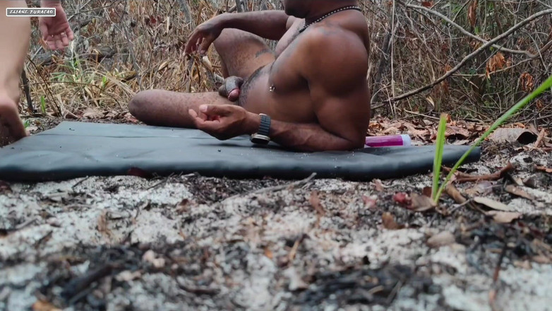 Eliane Furacao: 숲에서 애인과 섹스하는 걸레 같은 이웃