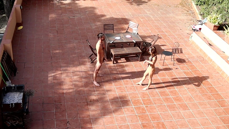 Magia Rosa: Para bawi się i jebanie na dziedzińcu, na zewnątrz