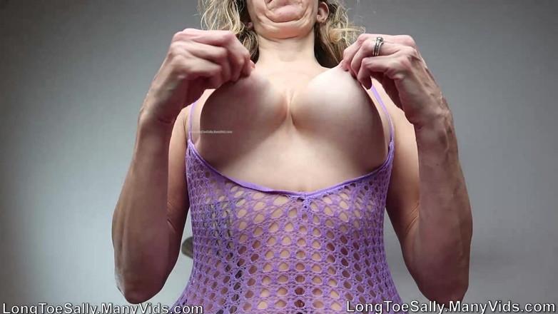 Long Toe Sally Big Buns: Pourrait couper du verre