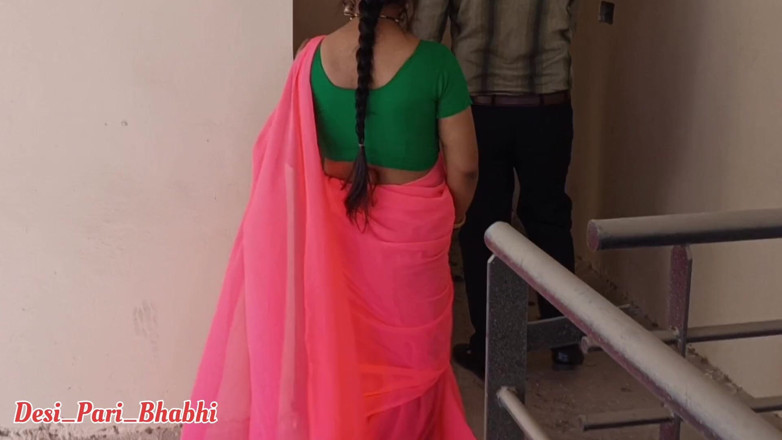Desi Pari Bhabhi: 집주인에게 따먹히는 인도 바비