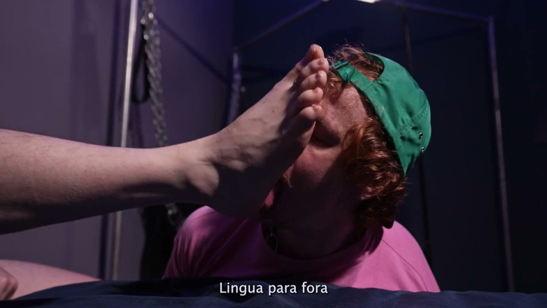 Christian Hunter: Christian Hunter Worships the Feet, Socks, and Sneakers of Dom...