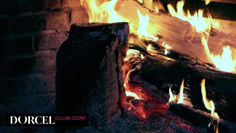 Dorcel Club: Incredibile orgia con 4 cameriere procace