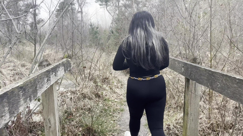 Ariana Faye: Follando en público, casi me atrapan