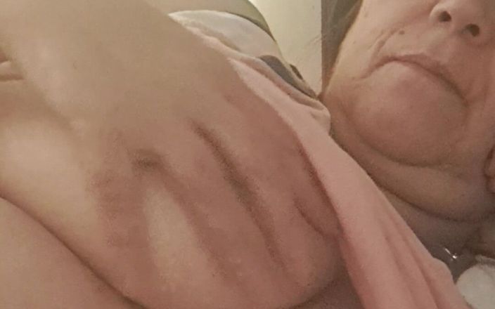 Mommy big hairy pussy: Przebudzenie miękkich cycków macochy
