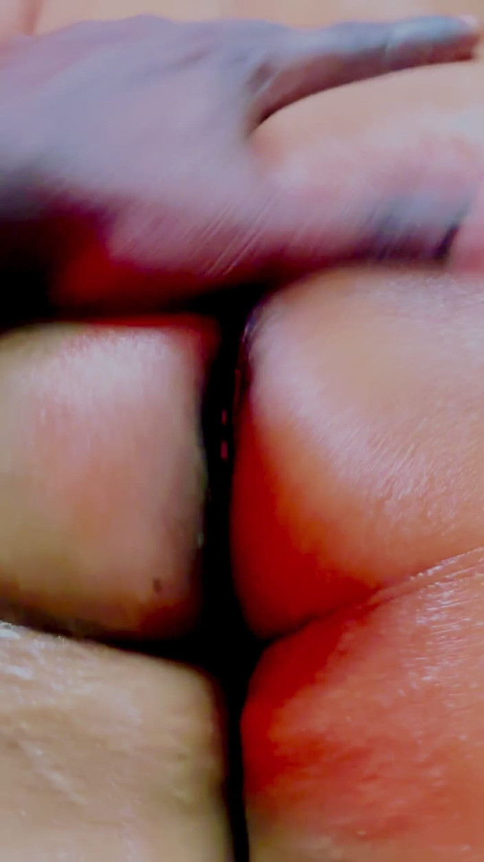 Beautiful mask: Minha esposa fodida pela primeira vez por massageador de hotel...