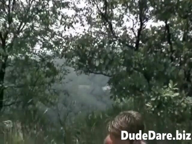 DudeDare: Napalone szpilki walą hardcore w lesie