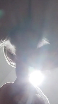 Succhia il cazzo e mi fà godere il mio sperma