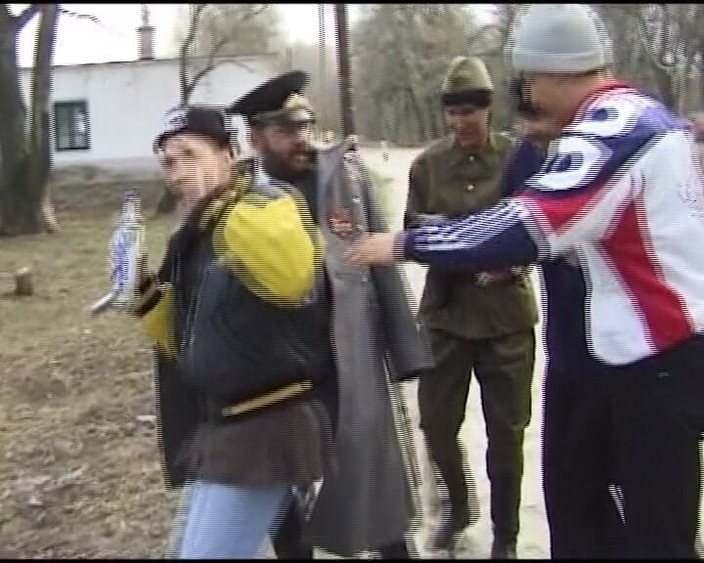 German Amateur Videos: 야외에서 자지를 빠는 독일 군인