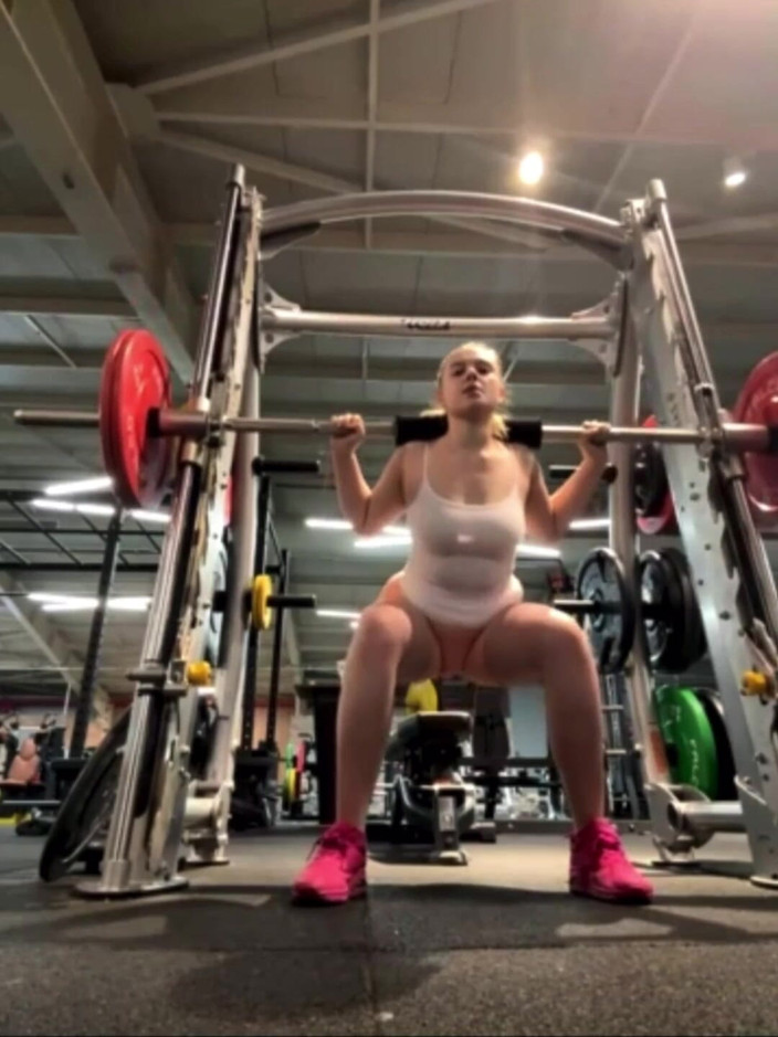 JuiceLussie: I Fucked the First Trainer I Saw at the Gym
