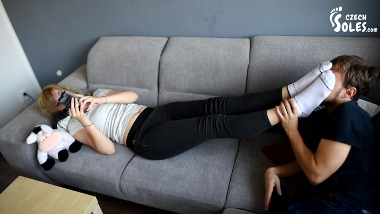 Czech Soles - foot fetish content: Šance čuchat její ponožky