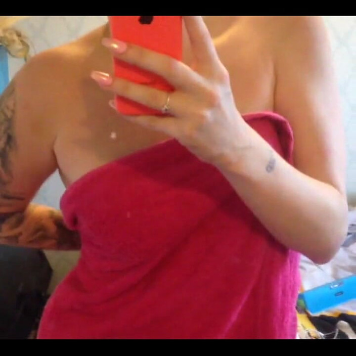 Loula Lou: Сексуальный стриптиз!!