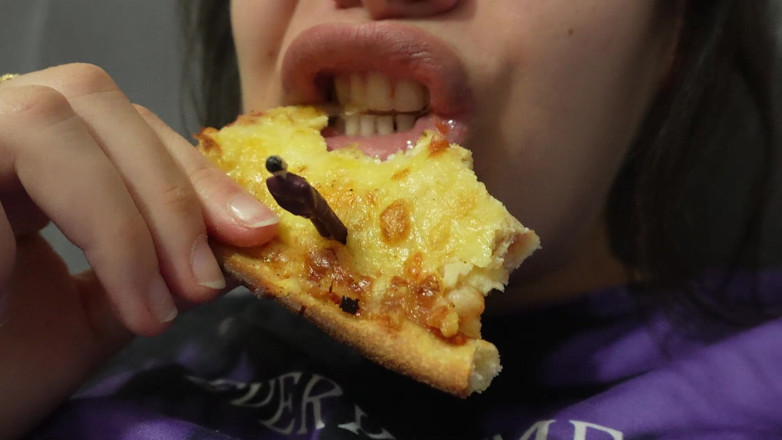 AmayaMori: Kolacja pizzy Giantess ma dziki zwrot Mały człowiek staje się...