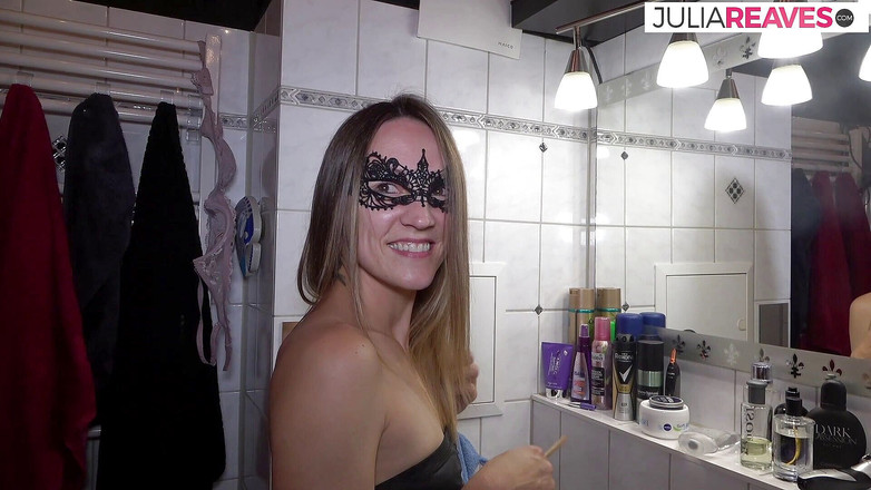 Bukkake Partys: Pia &amp; Bea's 1St gangbang &amp; bukkake party in Hamburg