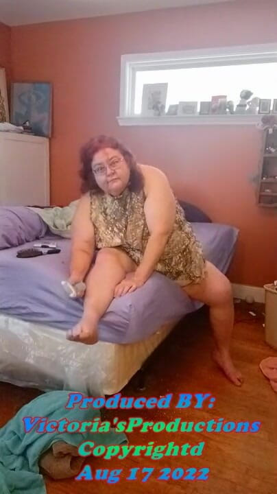 BBW nurse Vicki adventures with friends: Dzień dobry opatrunek i opieka u stóp część 1