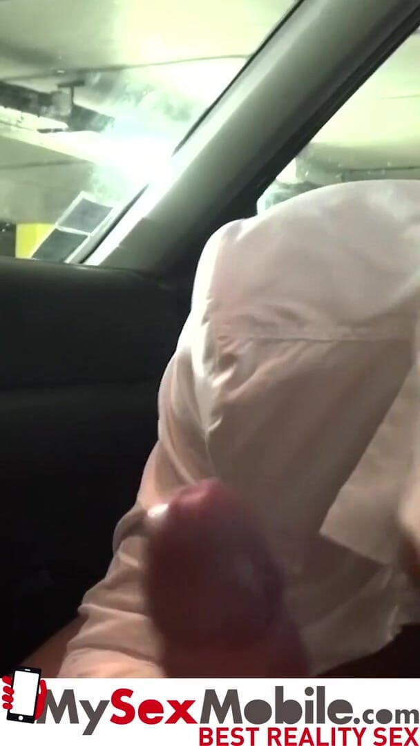 MySexMobile: Outdoor blowjob in the parking lot by Rose Valerie - MySexMobile
