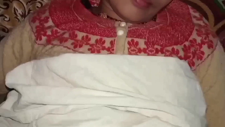 Janvibhabhii: Моя симпатичная сводная сестра поделила свою спальню со мной в зимний сезон