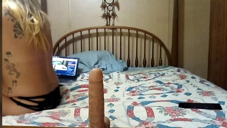 JolisaXXX: Cette femme nue adore l’attention