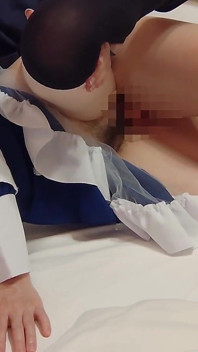 ソファーで可愛いコスプレ娘とイチャイチャしたい、後ろから挿入して中出ししたい