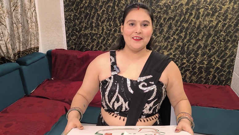 Desi chudai hub: Pria pengantar pizza ngentot sama cewek india dengan pizza gratis