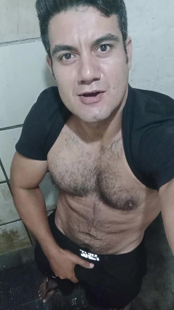 YuriGaucho: Cum in Bathroon