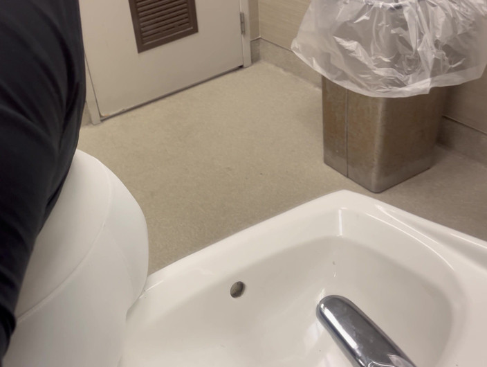 Anye Meshell: On the Sink!