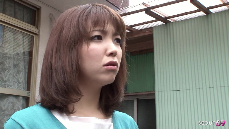 Asian porn collection: Japanse tiener betrapt oude man met haar gestolen slipje en...