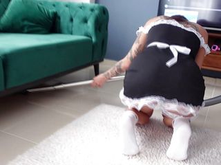 Ghomestory: Fucked a sexy maid hard and cum on her uniform