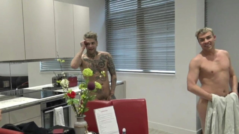 French Twinks Amator videos: Zwei gutaussehende englische Männer vögeln ohne Kondom