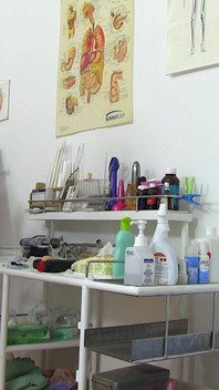 Examen ginecológico de mujer madura rubia