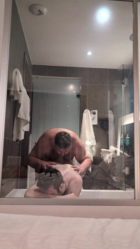 Stiefvater fick mich im badezimmer