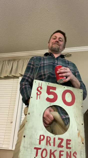 RealBigDill: Je montre mon costume d’Halloween à la chaudasse Brandy et Tina