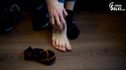 Czech Soles - foot fetish content: Penyembuh kaki menyembuhkan kakinya