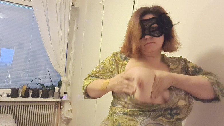Good2beBad: Sânii mei să-ți arăt