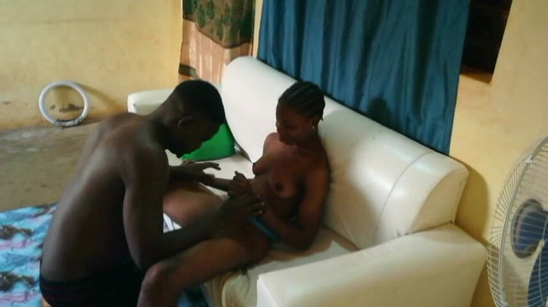 Pornsexlive: Tôi đụ người đẹp của tôi trên chiếc ghế dài vào giữa...