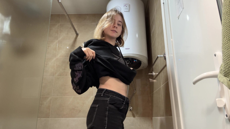 Mila Pixie: Shy Shower Princess Turns Into a Wet Tease Uwu