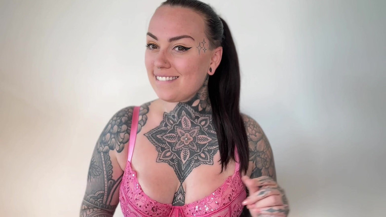 Miss Valentina: Agresor de liceu sph